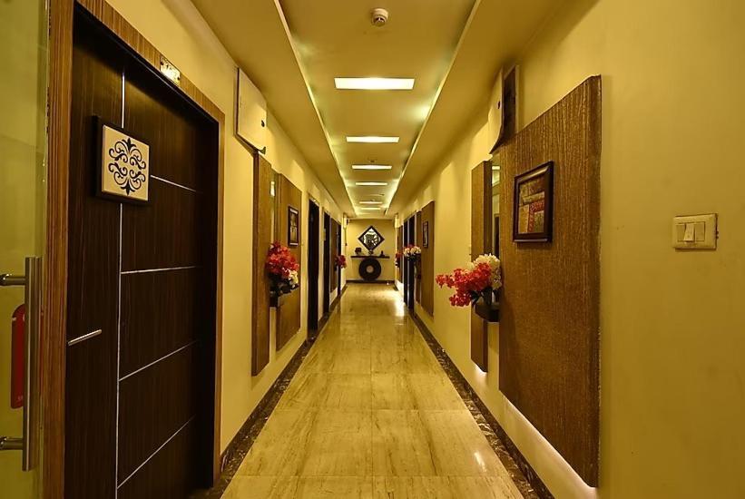 Hotel I.P. Palace Lakhnaú Exteriér fotografie